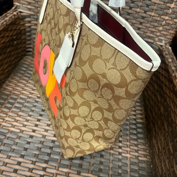 COACH City Tote In Signature Canvas With Love Print c2810 - Picture 7 of 11